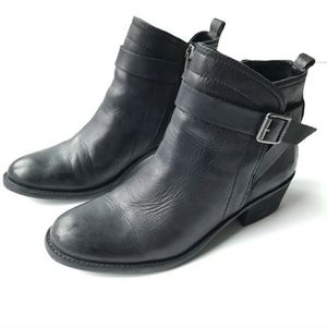 VINCE CAMUTO Beamer Black Leather Ankle Boots 8